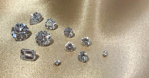 Noggrant utvalda naturliga diamanter