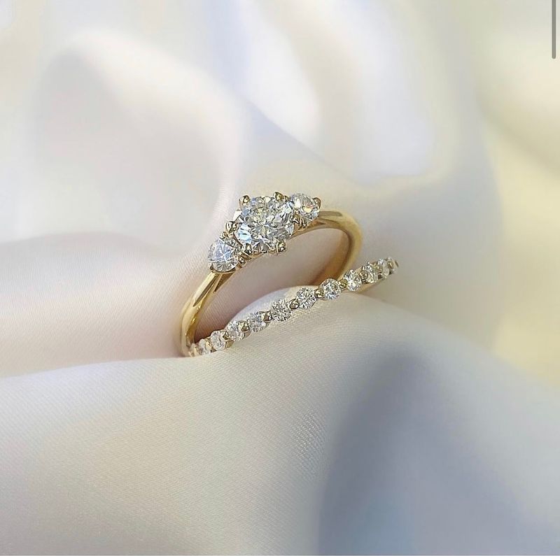 Heaven trilogy 1x0,50+2x0,10 = 0,70ct tillsammans med Happiness 13x0,02ct